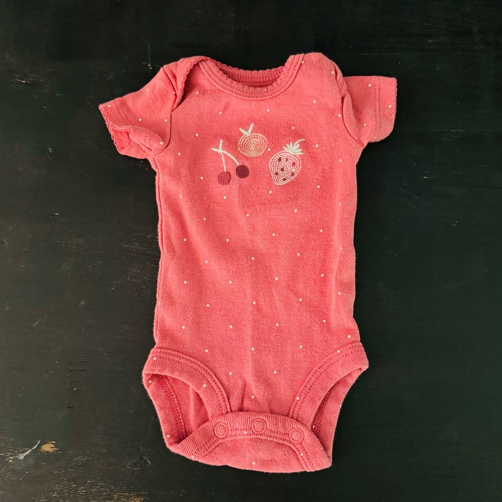 🍒Carters Premie Onesie